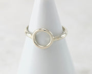ring holder with silver circle ring